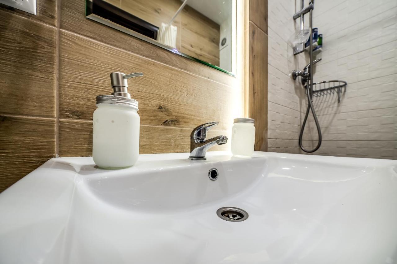 Apartment On Rustaveli Lwów Zewnętrze zdjęcie